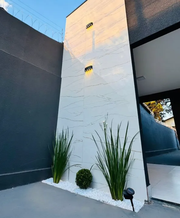 Fachada de casa nova anunciada pela Morar Bem Imóveis
